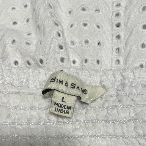 Sim & Sam- White Embroidered boho eyelet Tank Top Size Large - Picture 3 of 8
